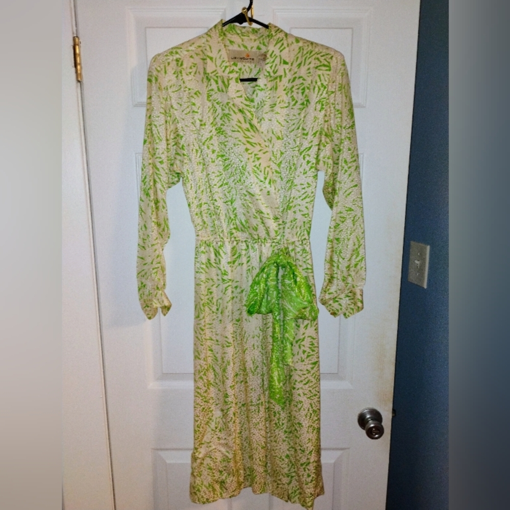Elegant Green Patterned Dress